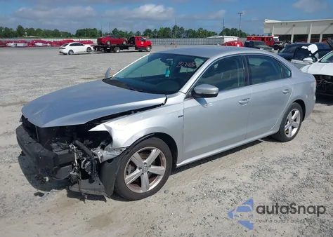 2015 Volkswagen Passat 1.8T Limited Edition z USA, uszkodzony, nr VIN 1VWAT7A3XFC116985